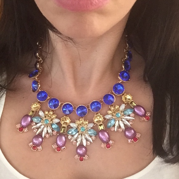 Statement necklace