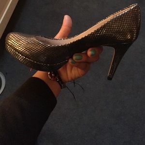 only used once $75. retail price is $125 size 6