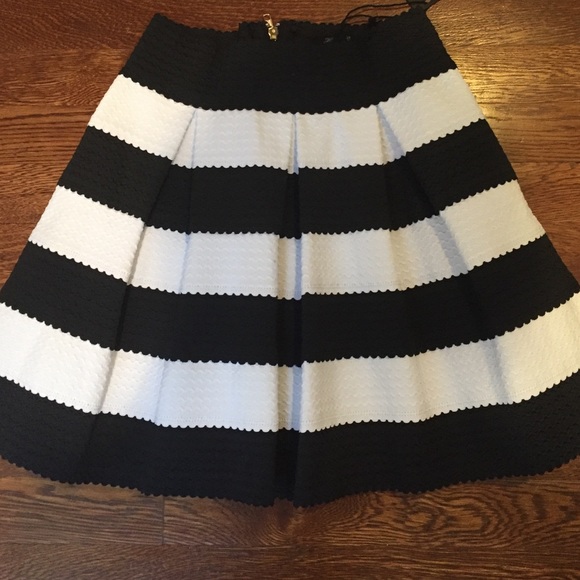 Nasty Gal Dresses & Skirts - Black and white stripe bandage skater skirt