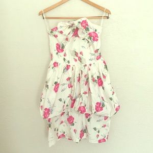 Adorable vintage strapless floral dress w/ peplum