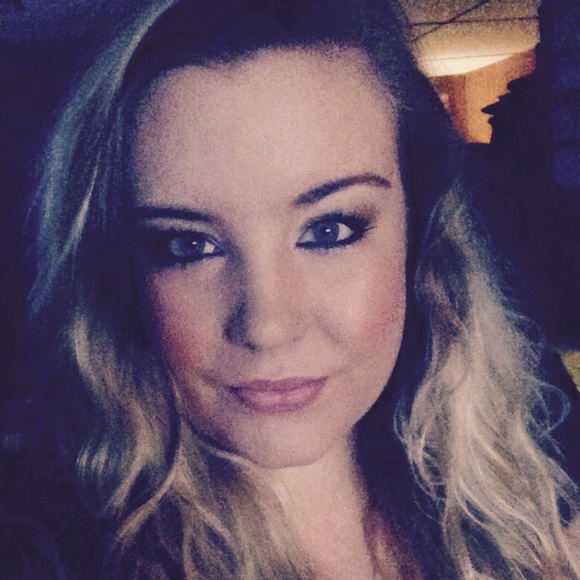 Meet your Posher, Kylie - Picture 1 of 1