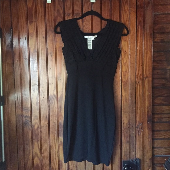 Gorgeous Max Studio LBD - Picture 3 of 3