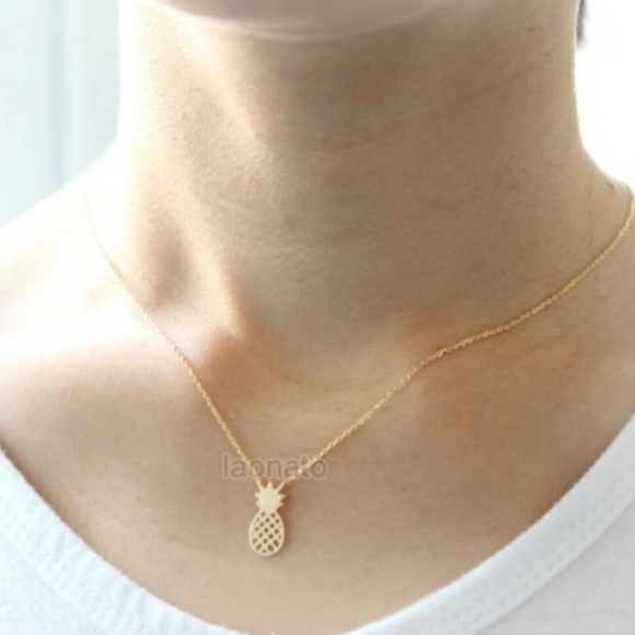 New pineapple necklace - Picture 3 of 3