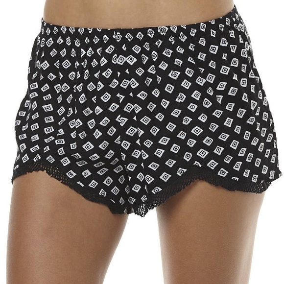 Volcom Pants - Volcom Geometric Black and White Beach Shorts