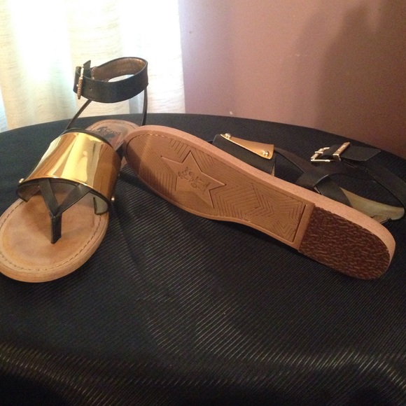 Designer Shoes - Picture 2 of 4