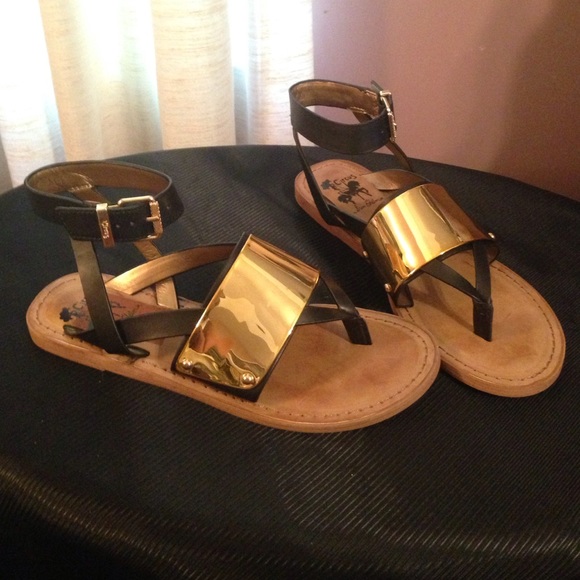Designer Shoes - Picture 3 of 4