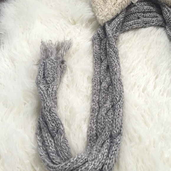 Scarf/Hat - Picture 2 of 2