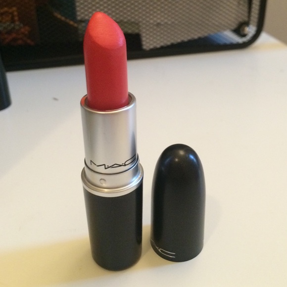 M.A.C Matte Finish Lipstick in Tropic Tonic - Picture 1 of 4