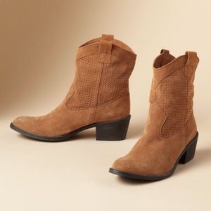 $40 (FIRM) Cognac suede booties
