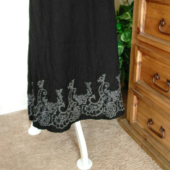 Black with Gray midi skirt - Picture 2 of 3