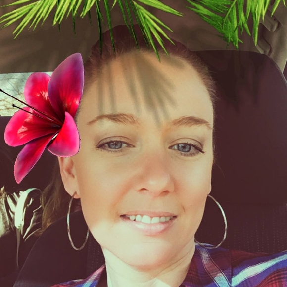 Meet your Posher, Melissa - Picture 1 of 1