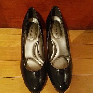Kelly & Katie heel