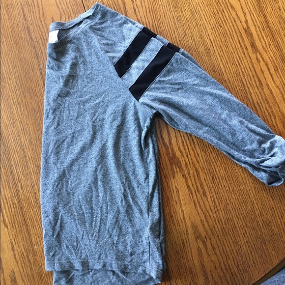H&M CONTRAST TOP - Picture 2 of 4