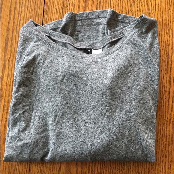 H&M CONTRAST TOP - Picture 3 of 4