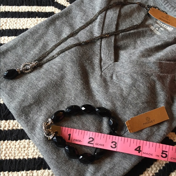 ✨2/$12 Monet rhinestone detailed bracelet - Picture 3 of 3