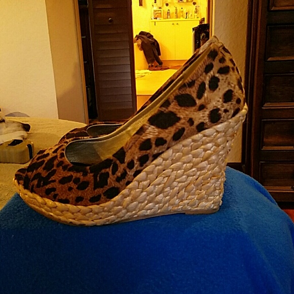 Shoes - Picture 2 of 3
