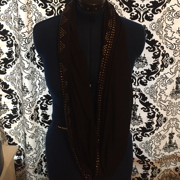 3 Fashionable Scarves, Mix and Match - Picture 4 of 4