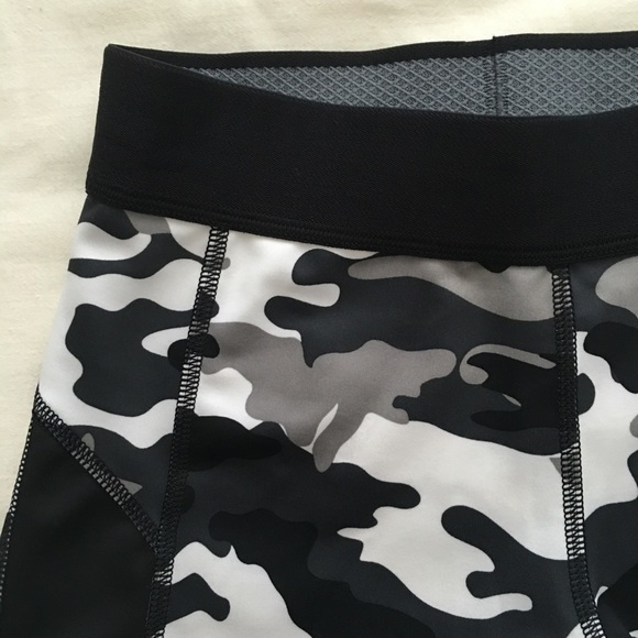 BUNDLED❗️Adidas Camo Compression Shorts - Picture 2 of 4