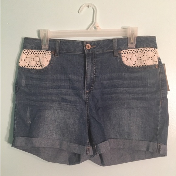 Cato Contemporary Shorts