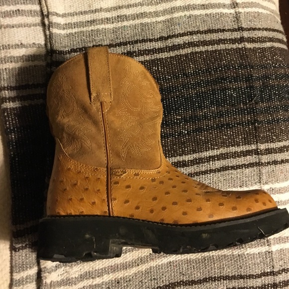 Lariat Tan Faux Ostrich Fatbabys