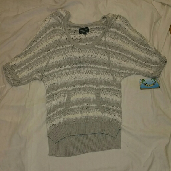 American Eagle Outfitters Sweater with hoodie - Picture 4 of 4