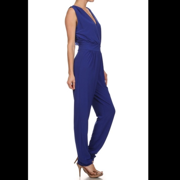 🇺🇸🖤💙Sexy Plunge Back Jumpsuit - Picture 4 of 4