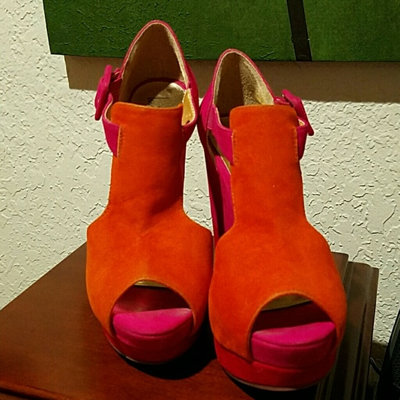 Heels - Picture 2 of 3