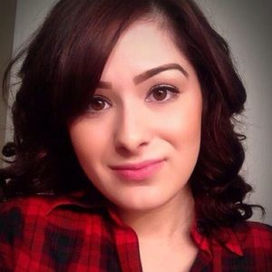 Meet your Posher, Cassandra