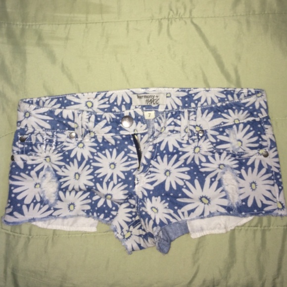 CHAROLETTE RUSSE - Picture 2 of 3