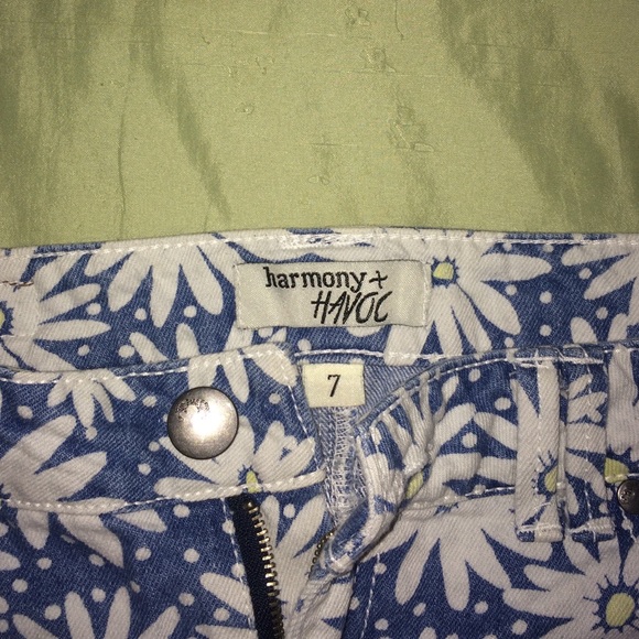 CHAROLETTE RUSSE - Picture 3 of 3