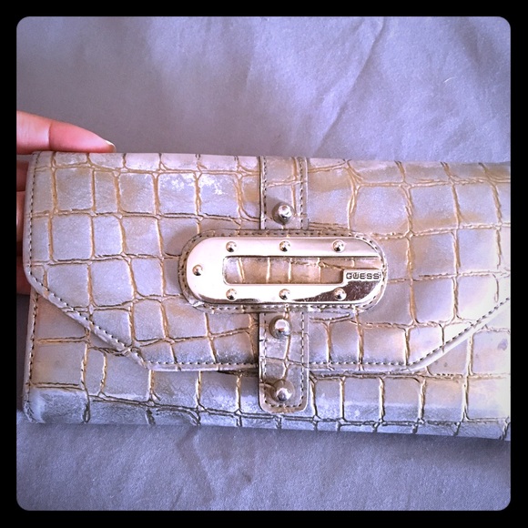 Guess wallet