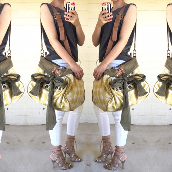 Urban Outfitters Handbags - 🚫sold in bundle| Urban outfitters overnighter bag