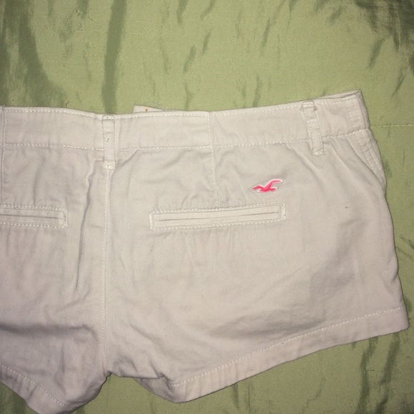 HOLLISTER - Picture 2 of 2