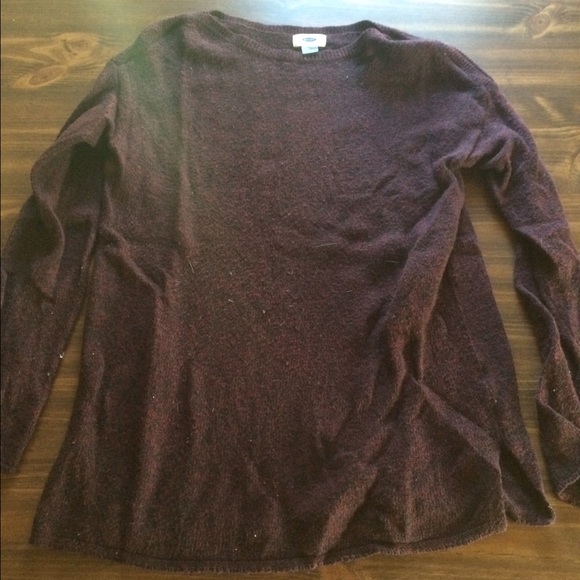 maroon sweater