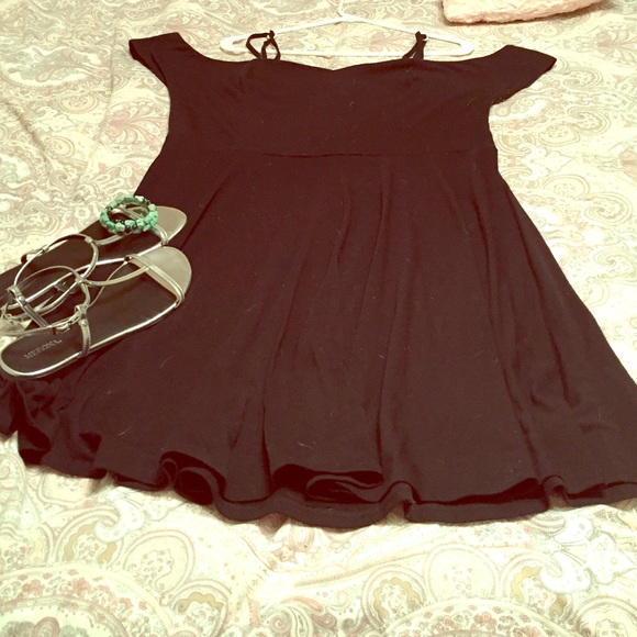 Black off the shoulder dress size XXL