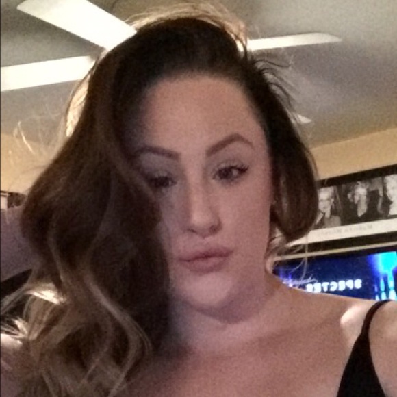 Meet your Posher, Brianna