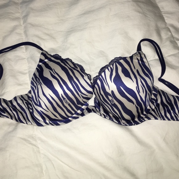 Victoria's Secret Very Sexy bra