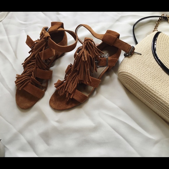 Beautiful Kenneth Cole sandals🌵