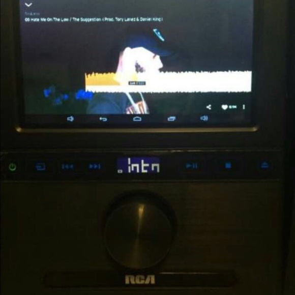RCA stereo - Picture 2 of 3