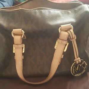 MICHAEL KORS SATCHEL