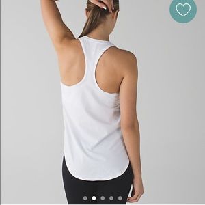 🎉24 hour sale🎉White yogi razer back.