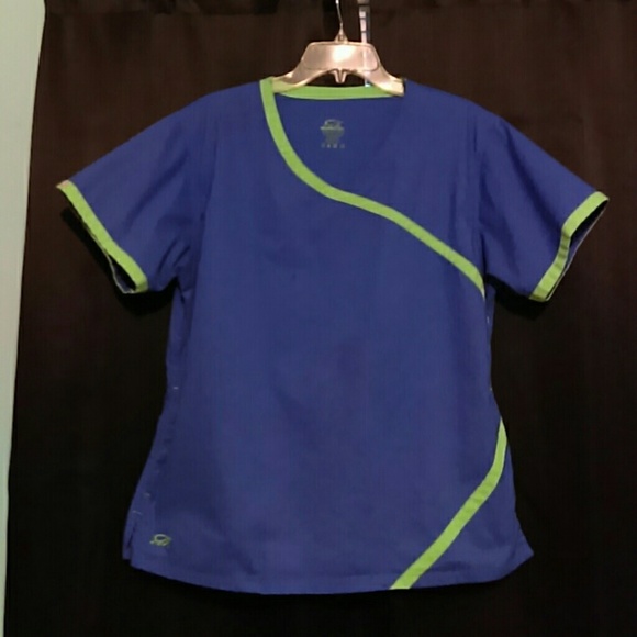 Iguana Med Scrub Top