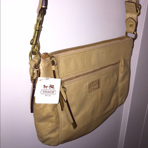 Coach Poppy Leather Swing Pack