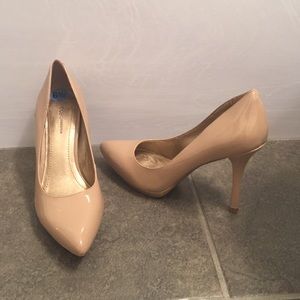 BCBGeneration 6 1/2 beige heels