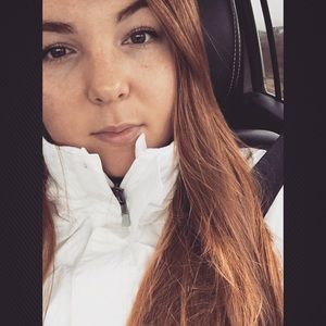 Meet your Posher, Helana