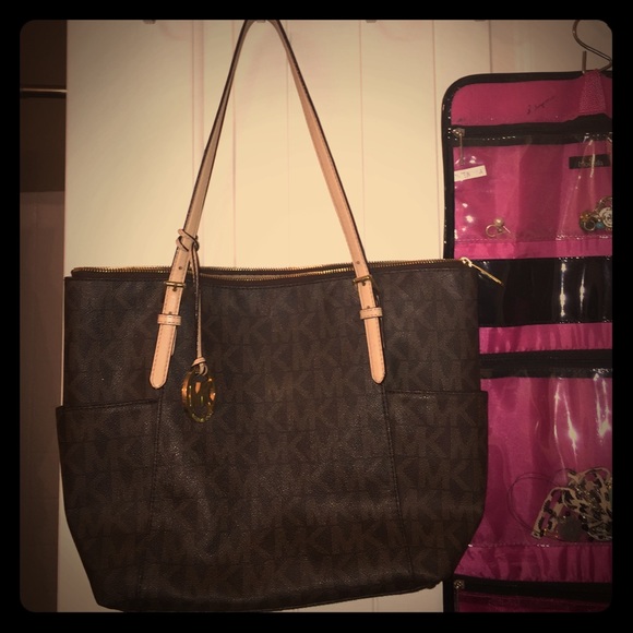 AUTHENTIC MICHAEL KORS BAG
