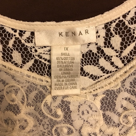 SOLD - Delicate laced sleeveless top - SOLD - Picture 2 of 4