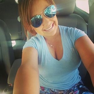 Meet your Posher, Damaris