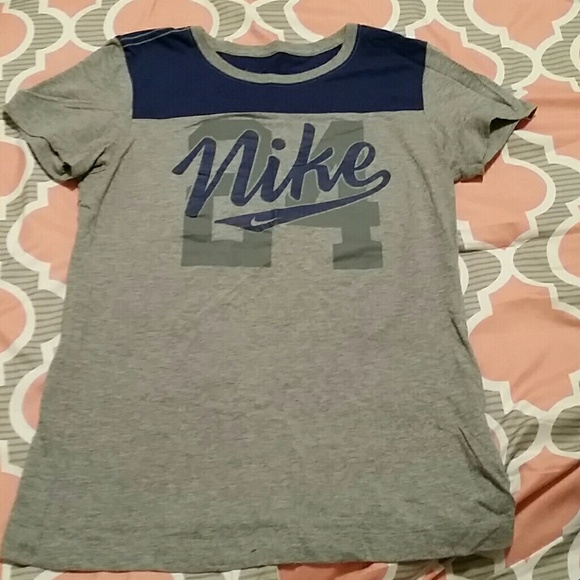 Nike T