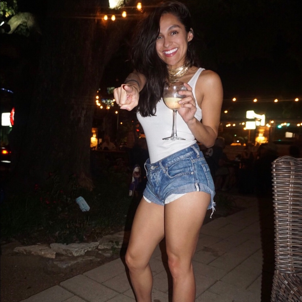 Meet your Posher, Alyssa